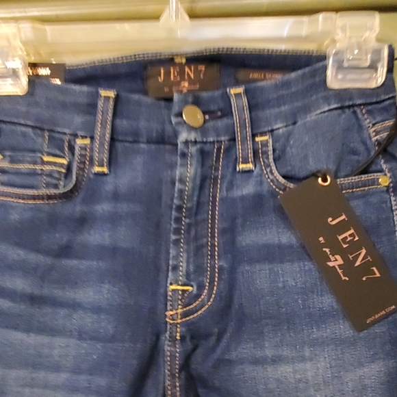 JEANS - Picture 4 of 7